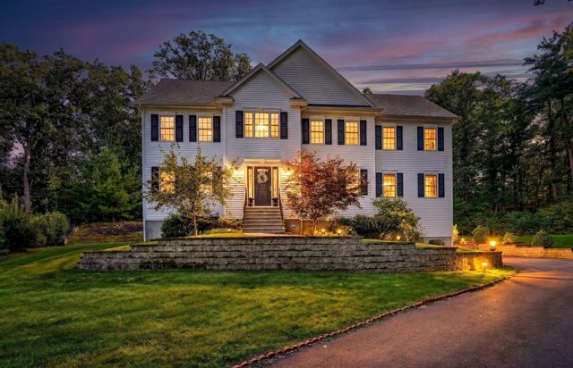 4 Murray Hill Circle, Wilmington, MA 01887