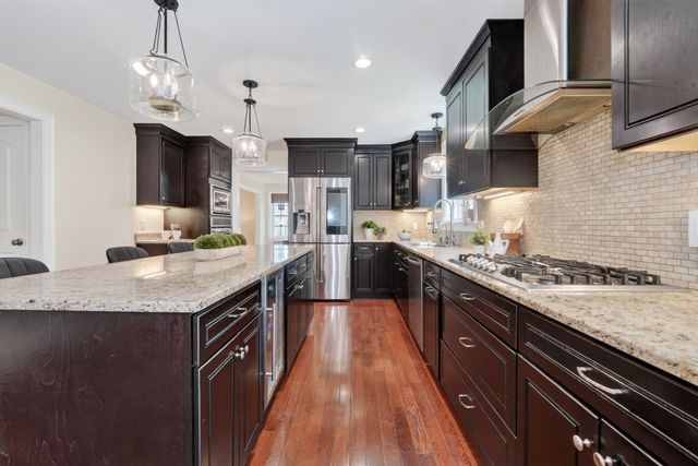 4 Murray Hill Circle, Wilmington, MA 01887