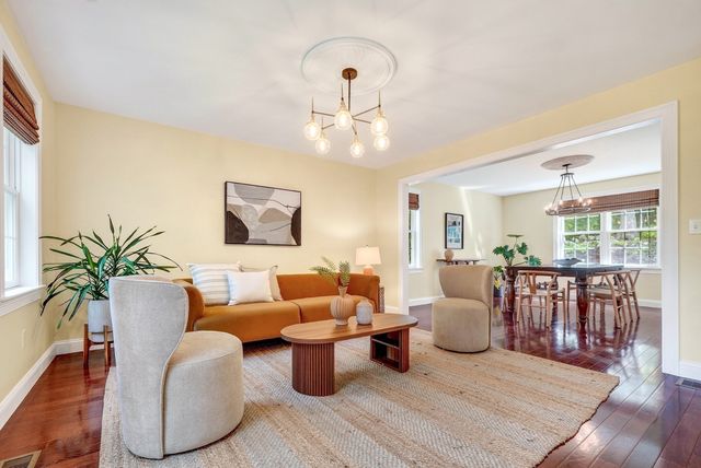 4 Murray Hill Circle, Wilmington, MA 01887