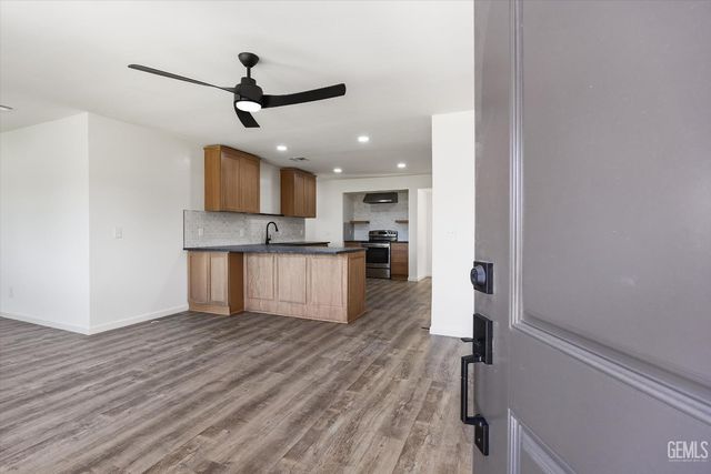 2825 Arnold, Bakersfield, CA 93305