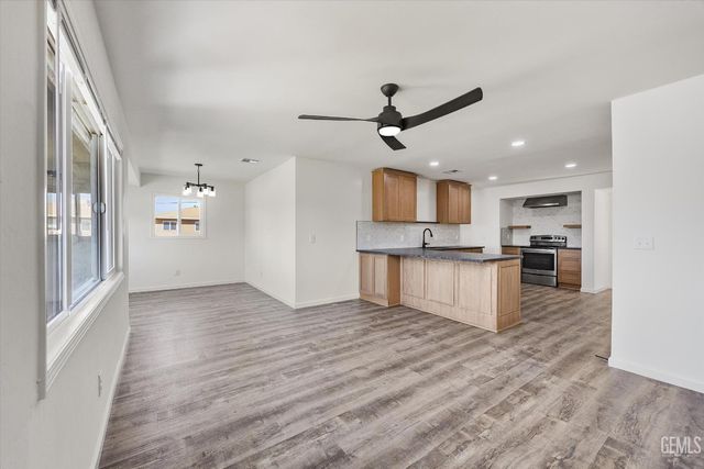 2825 Arnold, Bakersfield, CA 93305