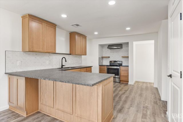 2825 Arnold, Bakersfield, CA 93305