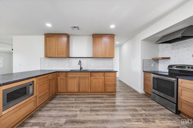 2825 Arnold, Bakersfield, CA 93305