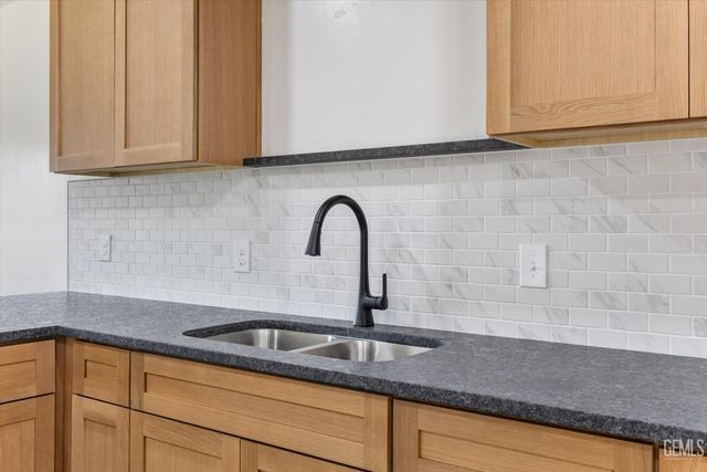 2825 Arnold, Bakersfield, CA 93305