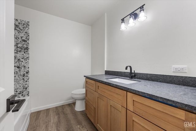 2825 Arnold, Bakersfield, CA 93305