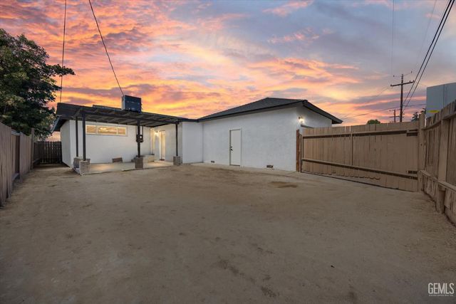 2825 Arnold, Bakersfield, CA 93305