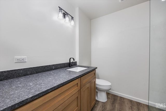 2825 Arnold, Bakersfield, CA 93305