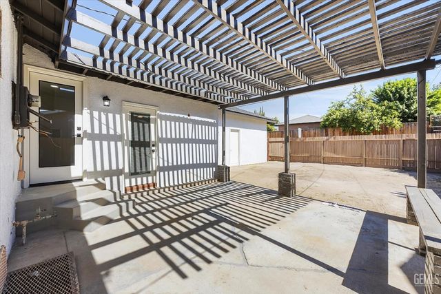 2825 Arnold, Bakersfield, CA 93305