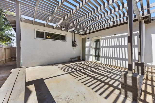 2825 Arnold, Bakersfield, CA 93305