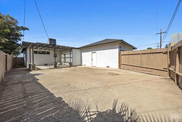 2825 Arnold, Bakersfield, CA 93305