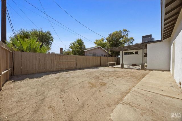 2825 Arnold, Bakersfield, CA 93305
