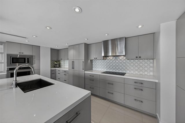 2200 S Ocean Lane 2701-02, Fort Lauderdale, FL 33316