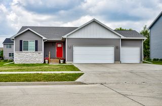 609 Prairie View Drive, Huxley, IA 50124