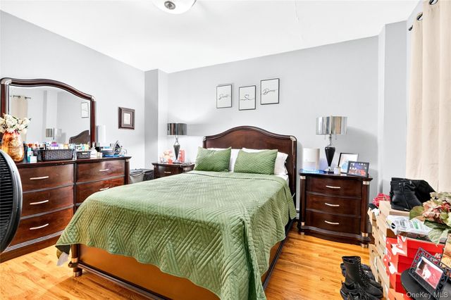 372 Bronx Park Avenue, Bronx, NY 10460