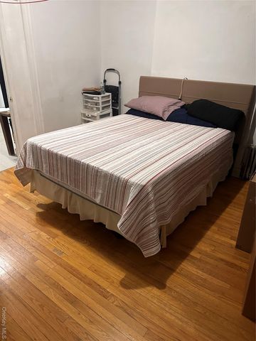 372 Bronx Park Avenue, Bronx, NY 10460