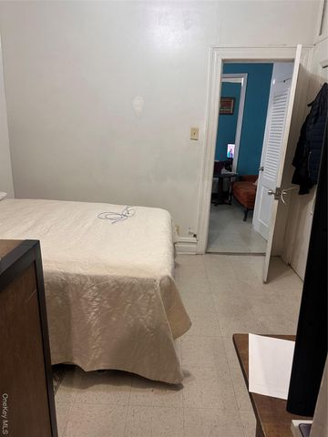 372 Bronx Park Avenue, Bronx, NY 10460