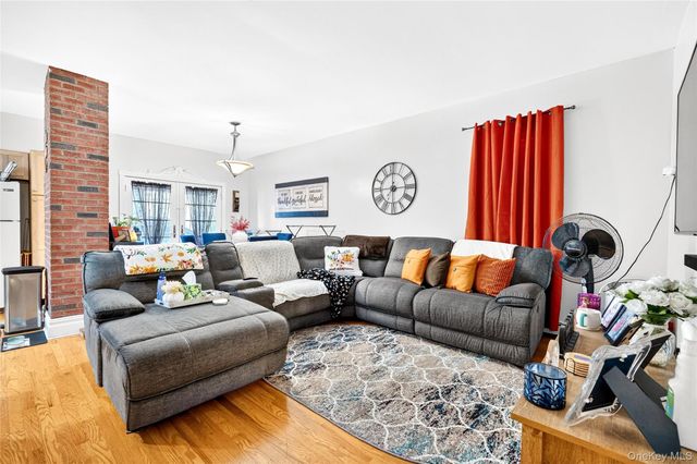 372 Bronx Park Avenue, Bronx, NY 10460