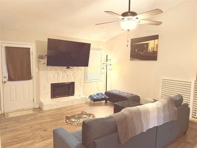 85 Hawk Drive, Hiram, GA 30141