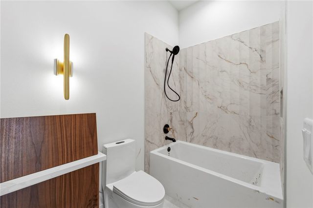 722 W Central Avenue, Bentonville, AR 72712