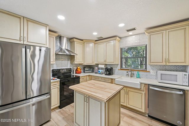 1265 WHISPERING PINES Road, St. Johns, FL 32259