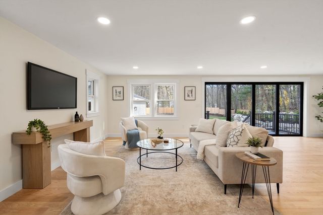 30 Oakridge Ave, Natick, MA 01760