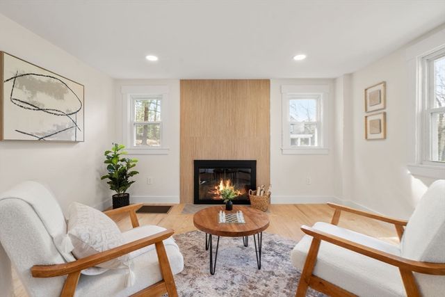 30 Oakridge Ave, Natick, MA 01760