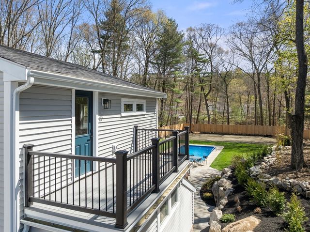 30 Oakridge Ave, Natick, MA 01760