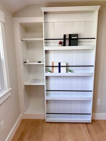 30 Oakridge Ave, Natick, MA 01760