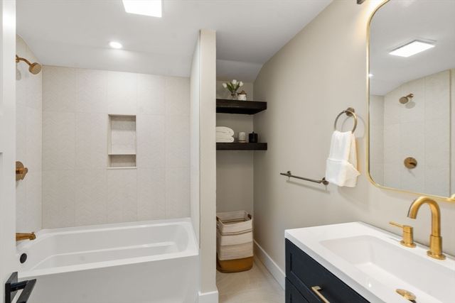 30 Oakridge Ave, Natick, MA 01760