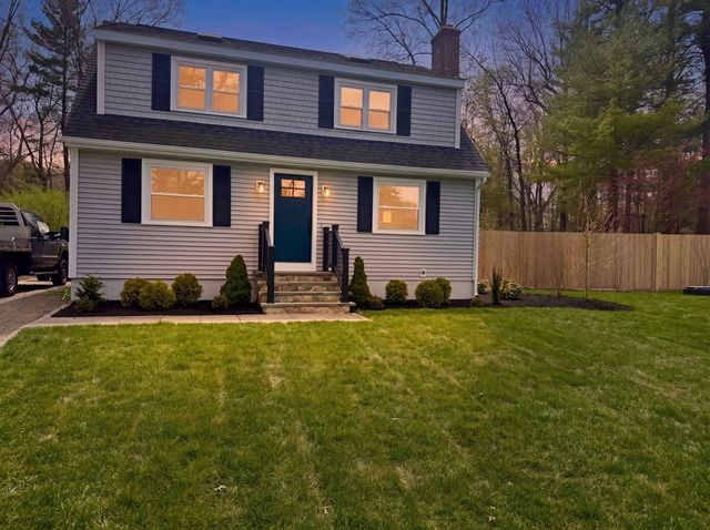 30 Oakridge Ave, Natick, MA 01760