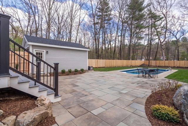 30 Oakridge Ave, Natick, MA 01760