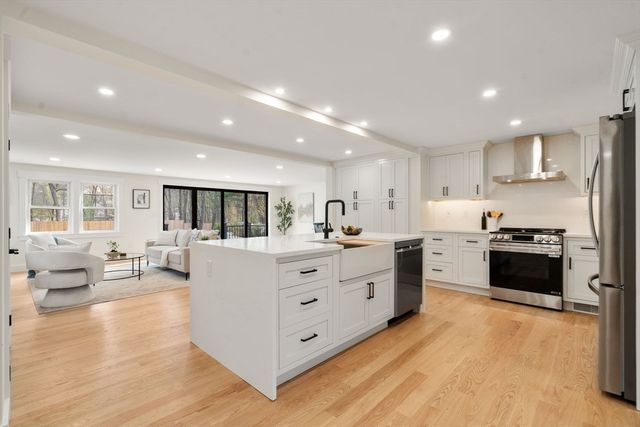 30 Oakridge Ave, Natick, MA 01760