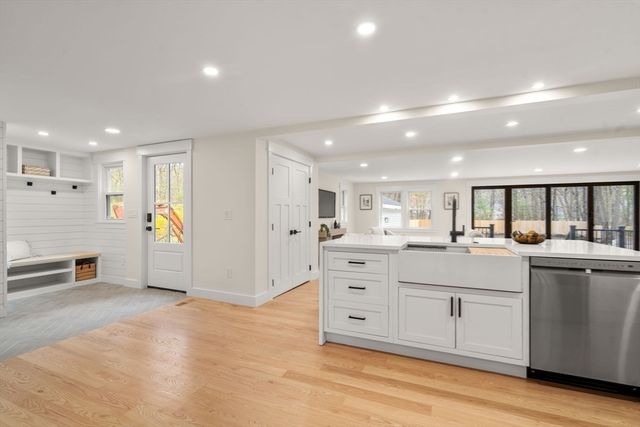 30 Oakridge Ave, Natick, MA 01760