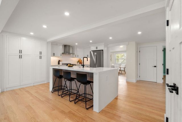 30 Oakridge Ave, Natick, MA 01760