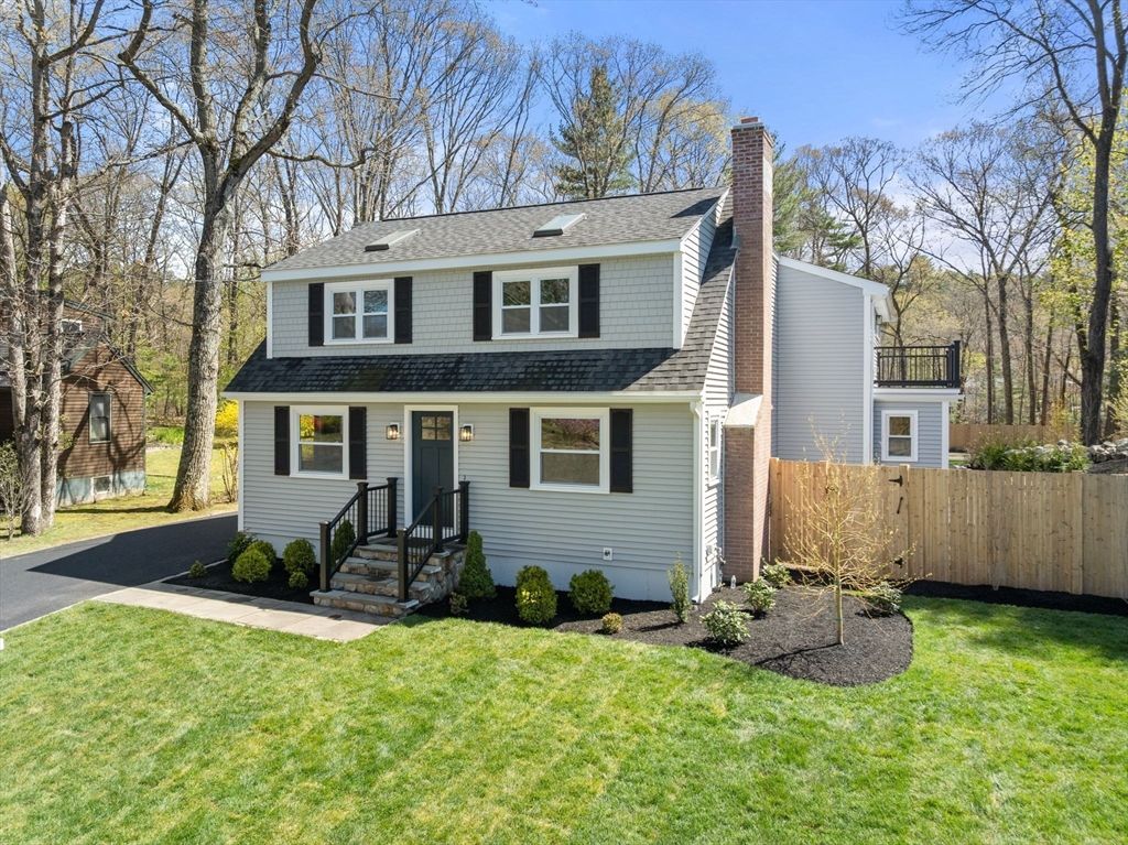 30 Oakridge Ave, Natick, MA 01760