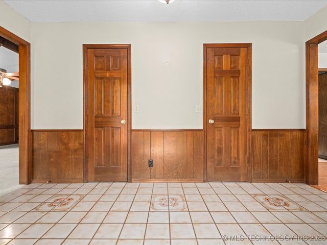 214 Edna Mae Lane, Bartlesville, OK 74003