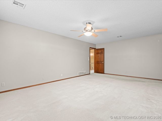 214 Edna Mae Lane, Bartlesville, OK 74003