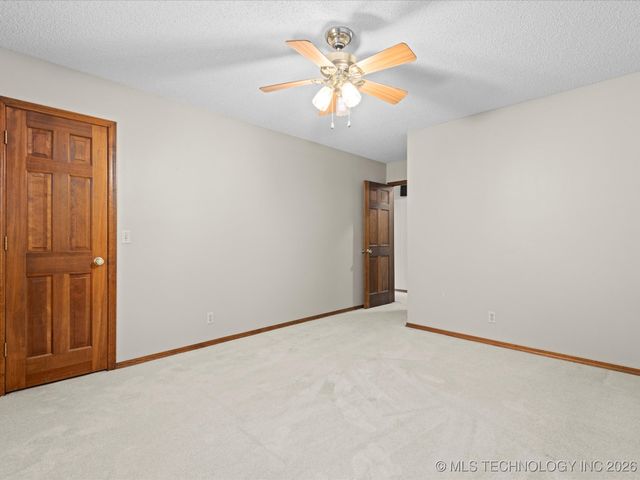 214 Edna Mae Lane, Bartlesville, OK 74003