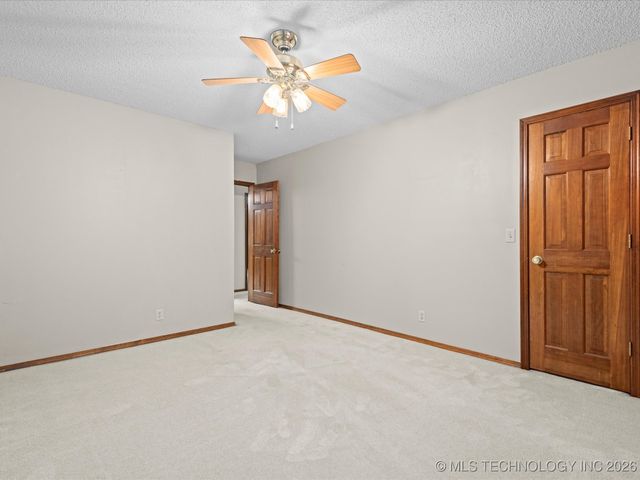 214 Edna Mae Lane, Bartlesville, OK 74003