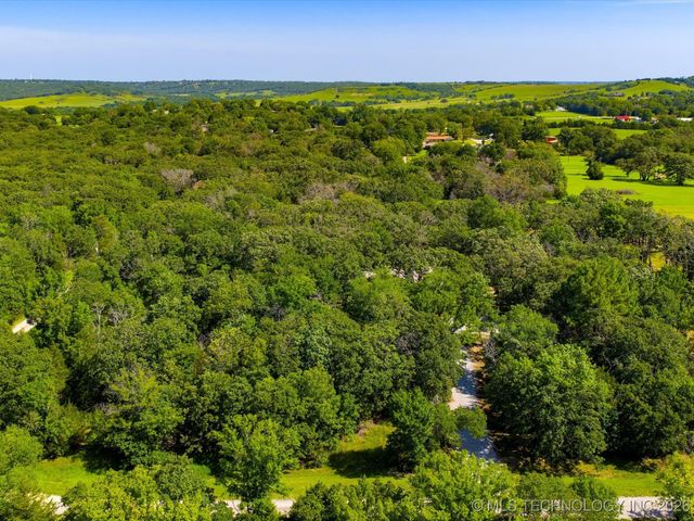 214 Edna Mae Lane, Bartlesville, OK 74003