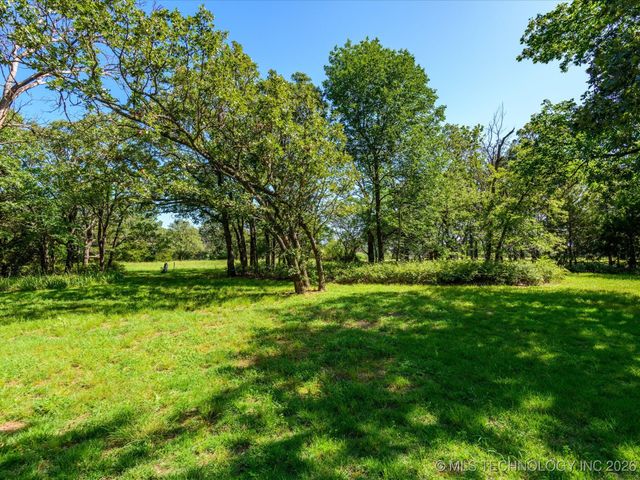 214 Edna Mae Lane, Bartlesville, OK 74003