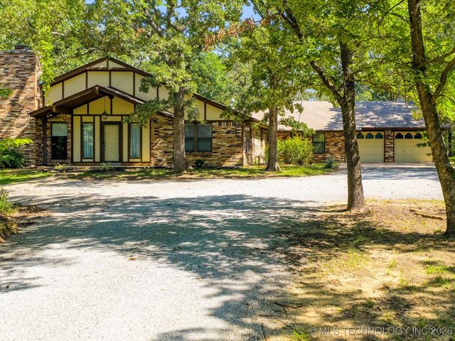 214 Edna Mae Lane, Bartlesville, OK 74003