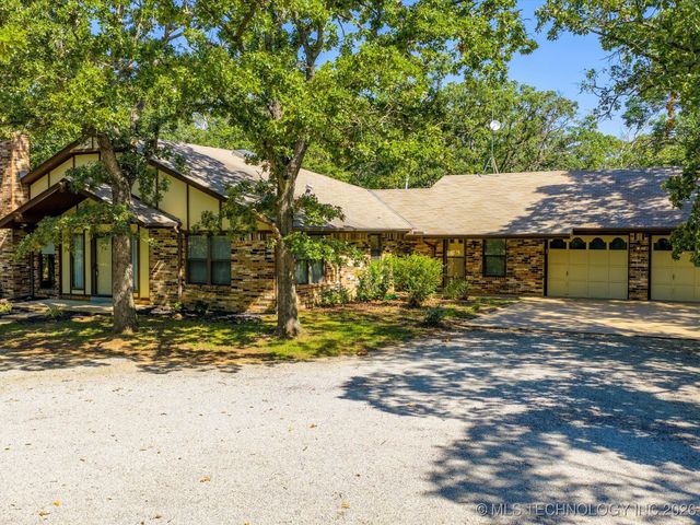 214 Edna Mae Lane, Bartlesville, OK 74003