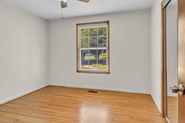 110 Sterling Ct, Hendersonville, TN 37075