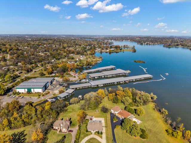 110 Sterling Ct, Hendersonville, TN 37075