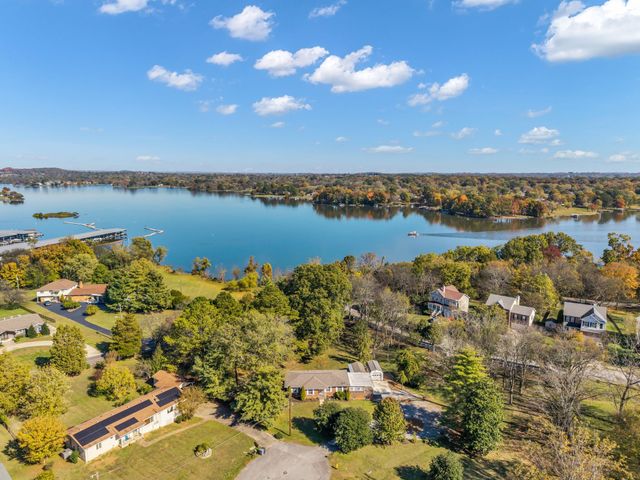 110 Sterling Ct, Hendersonville, TN 37075