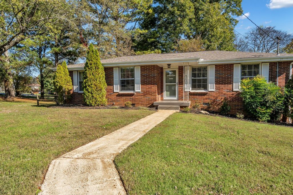 110 Sterling Ct, Hendersonville, TN 37075