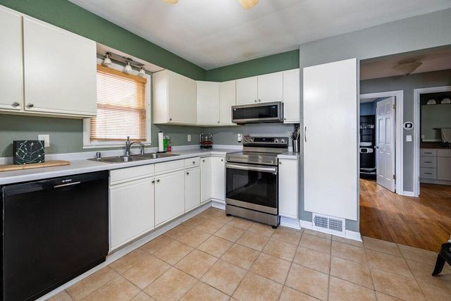 4102 Riverview DRIVE, La Crosse, WI 54601