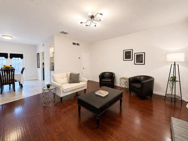 11710 Southlake Drive 47, Houston, TX 77077