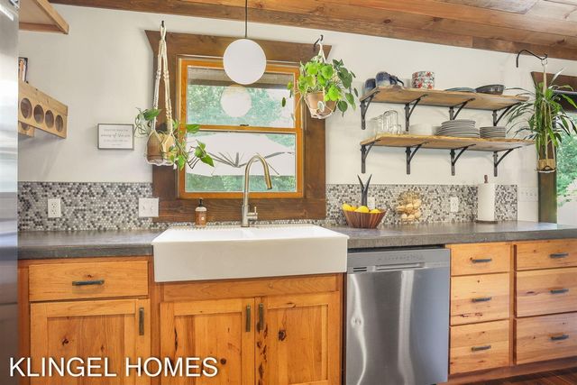 13698 Stearns Court, Grand Haven, MI 49417